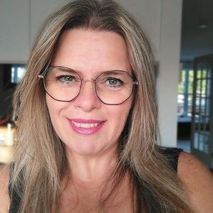 Meet your Posher, Annie